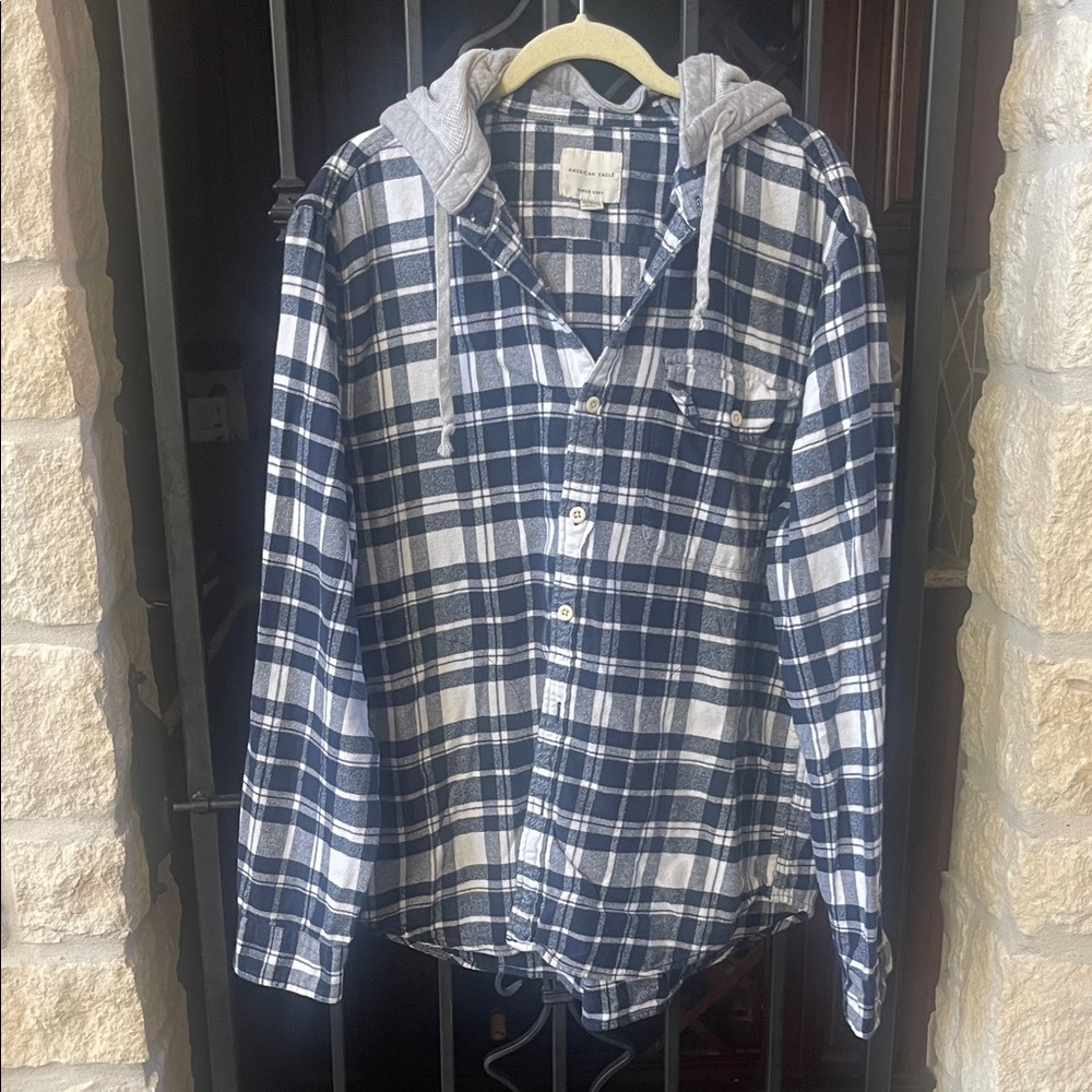 American Eagle Outfitters Navy and White Plaid Shirt / flannel removable hoodie